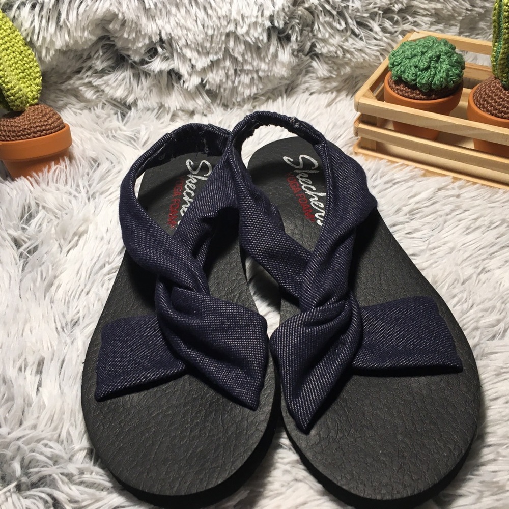 Sketchers Yoga Foam Twisted Knot Slingback Sandals